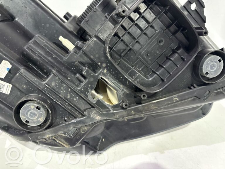 c3e3bd57ec089d1a4172235a7b7a120c-ca96cd1ab14b95616c536f1c6d92c9c3_headlight_headlamp