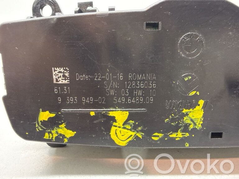 cec337176739141469320e25c9a772dd-7d18d367aafd3272a3a4d7e20a9eacea_light_switch