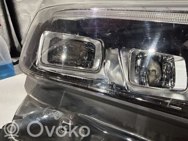 d41b4b5af77f1f1bbc53ccb56c32fe7e-7e41288f6ca546c90bd2fc2c9233ac2d_headlight_headlamp