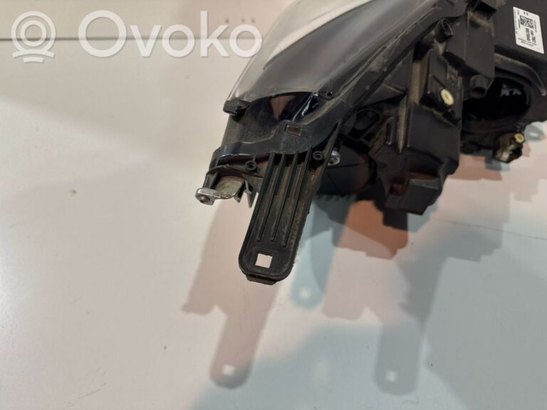dbafbcb44c95d3e585219144bd3a3c0d-c7442526562ea81b082667f457dcbc8d_headlight_headlamp