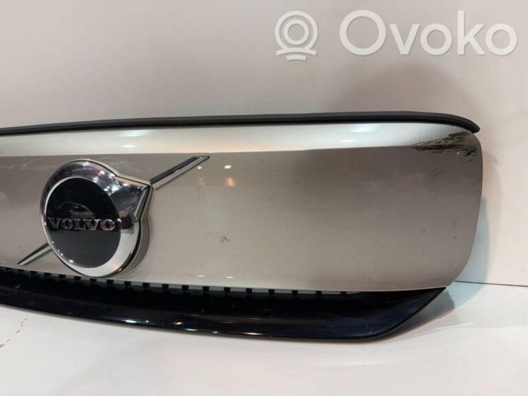 e993c7bb1bffa0e15b331966e33d20e7-fe23990c5ef6ae659b78ad6a8a64559f_front_grill
