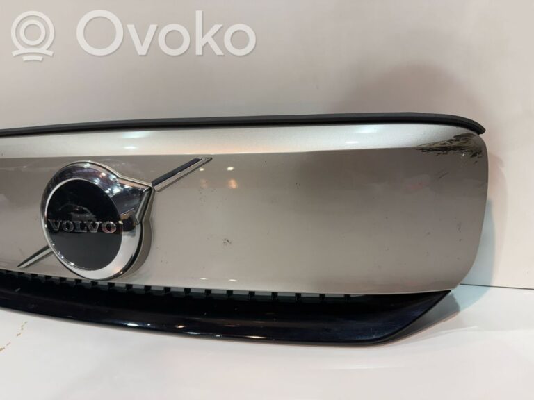 e993c7bb1bffa0e15b331966e33d20e7-fe23990c5ef6ae659b78ad6a8a64559f_front_grill