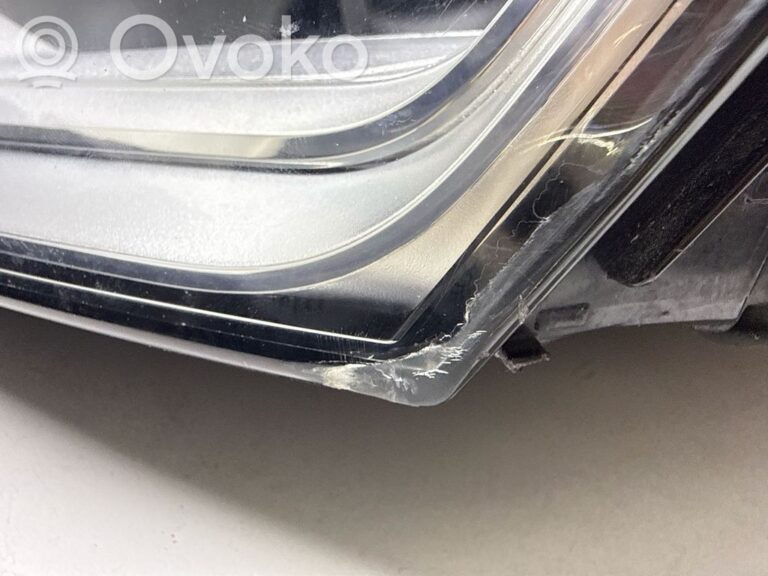 ebf804690541a2fb2ac223a3f4a21495-0f4be6e2b26af2787791e395c122ba4c_headlight_headlamp