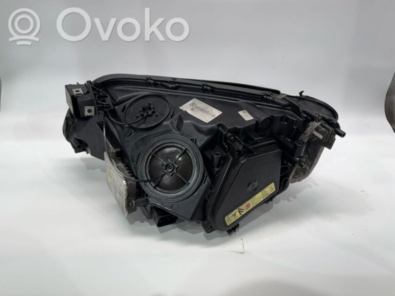 f07376ccb4b87df53a55717fefdec25a-8f9d4f0d853de357494f95df48d20f1c_headlight_headlamp