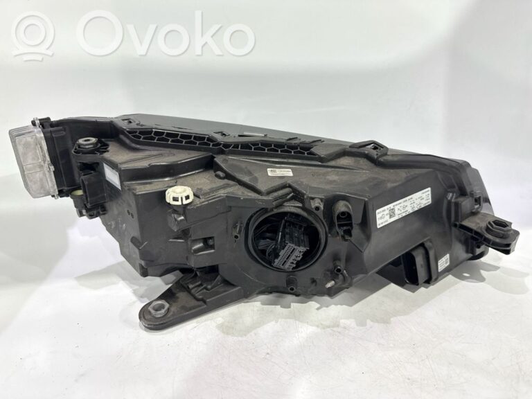 f6f5c0c38c8b79881b171e7cf13f1bc9-8e9bf39fe526752fc8775e01b1324148_headlight_headlamp