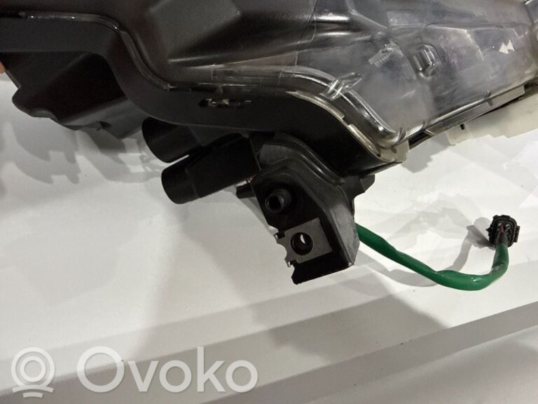 f91005595ff66a95c26866da4ed10bab-e95986f2586598ec9606eca43ee829e4_headlight_headlamp