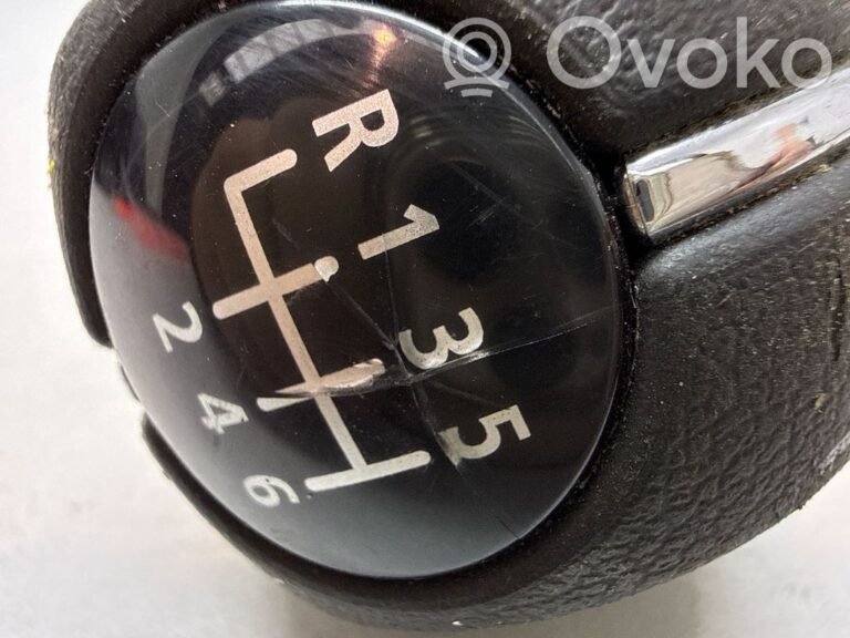 fdbd8df66fcb2d24ad7596062e515f71-4cff79c5c8d1151f896214b7bc86e994_gear_lever_shifter_trim_leather_knob