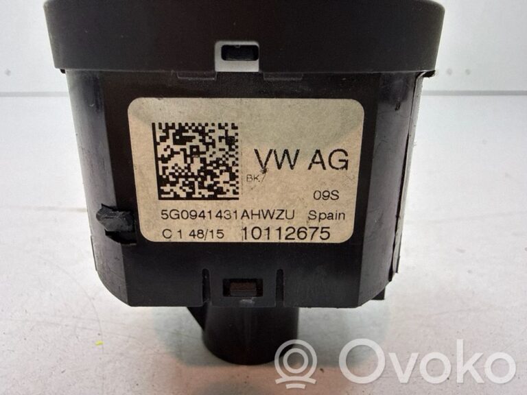 ffa9fd5d0e0f8cbcd793fe281176623d-f051eebecee031b8c61ad029a05853b3_light_switch