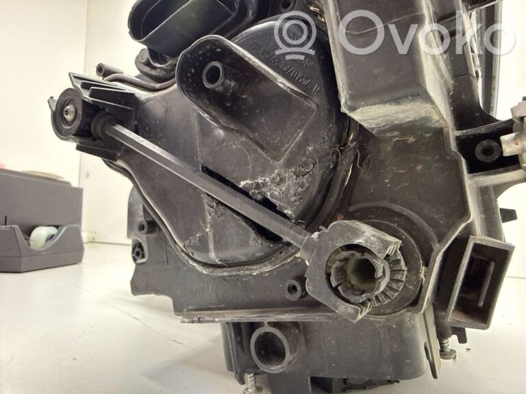 004e395727c7b2930a5f51132ec04e20-274aeebca20c91f7971033df0f9f7804_headlight_headlamp