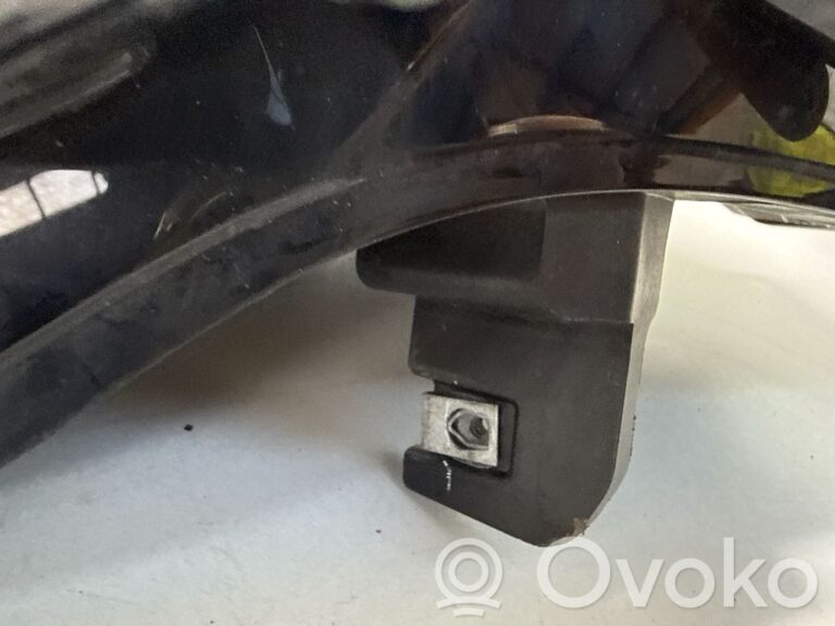 09253136d4b0a52581fcba1028c00d81-18a8dbd7bba4f662e4ab64ae987ef096_headlight_headlamp