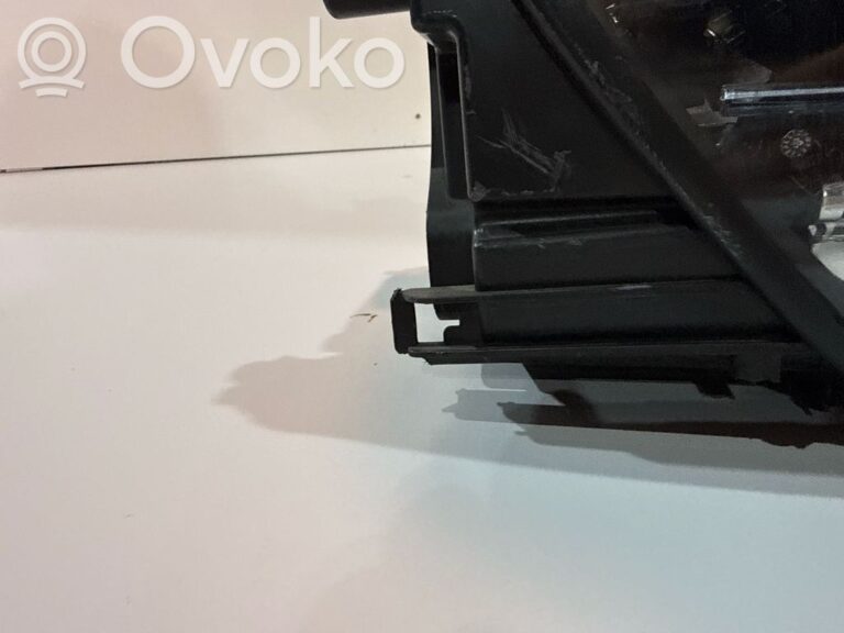 094698087e7fcca47c54c7b2adc05bf1-a6b4727b52128a7cf8ae2e128b8c9f05_headlight_headlamp