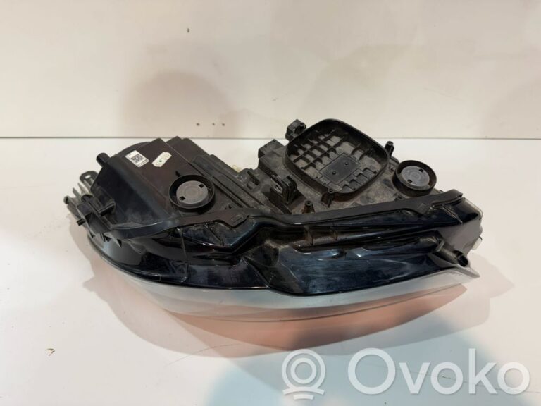 09faf13d30e14170bfd79a7b48ef31d4-ac2486250a65747c6f868223f566da70_headlight_headlamp