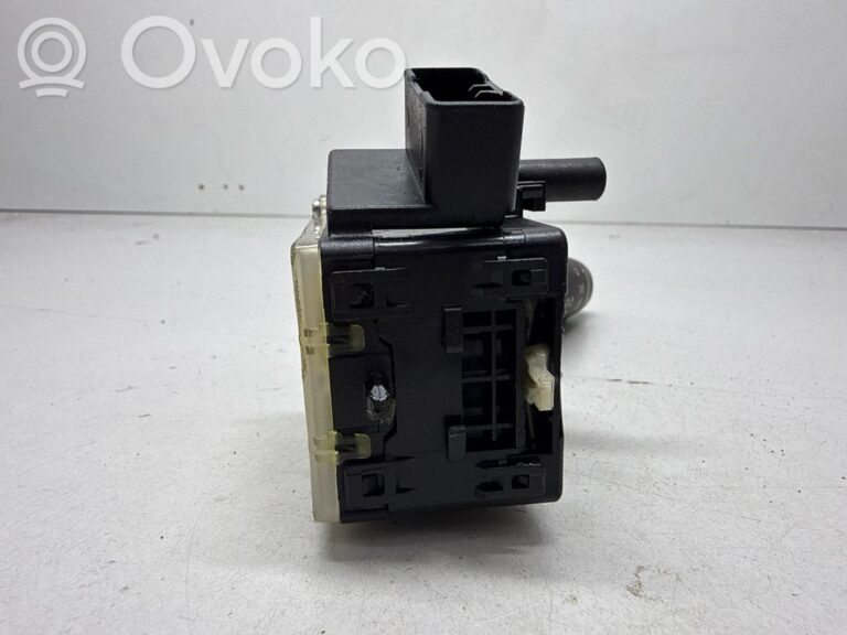 0bd48a13721335484d397f3c15ee7eaf-ffaad2b61f34db3f728b805be144e588_light_switch