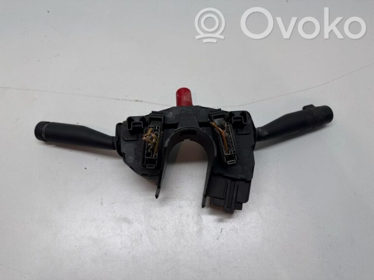 156c7d423774f1a0e706e363f1a91636-080043fc7d888870aeabc9d4baf69953_light_switch