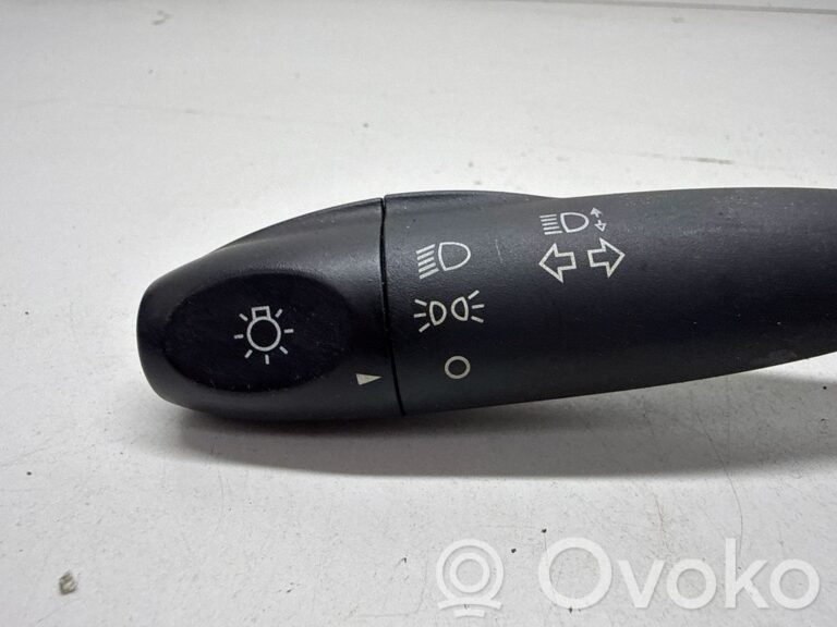 15b817bcab8265064e055d16768b17a3-189a3d159f5df6f4997bec89831b3a46_light_switch