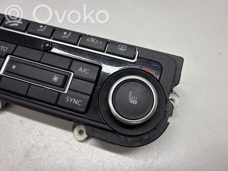 1b275424e80a2d25cace64780425a359-6e31a52d04a84f6f59054fe33d28b4d3_climate_control_unit