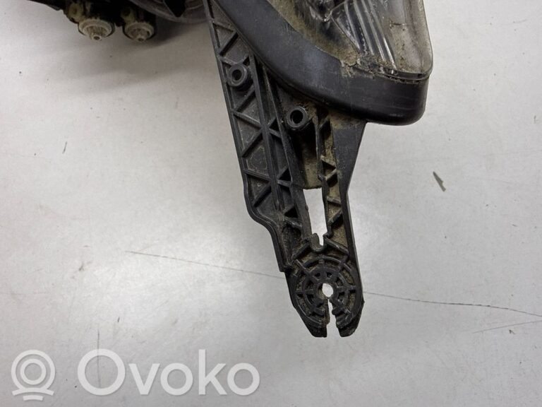 1c0587dcef1a1ee8846344c49a2b2b00-92116da996a7e60b31e6939a863877ac_headlight_headlamp