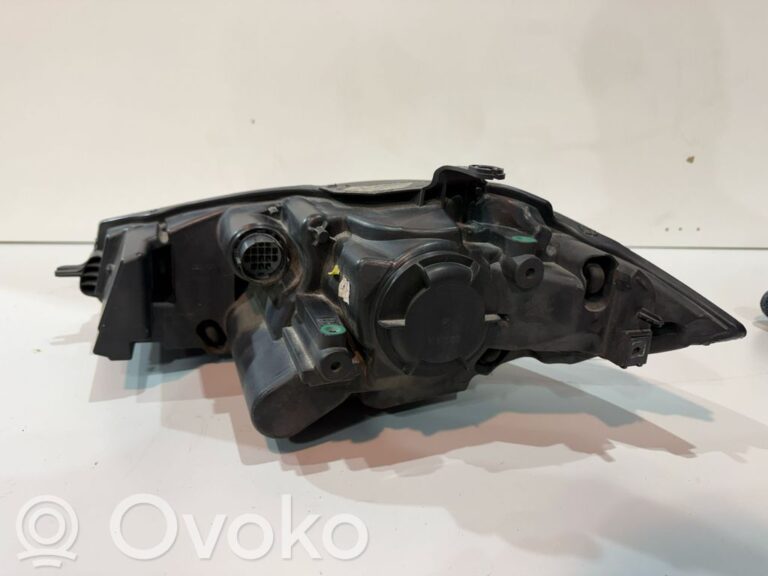 2a0c415bfe997564d778e9f7f6a37452-52b0325a78aaabc2954be9a45bea66c4_headlight_headlamp