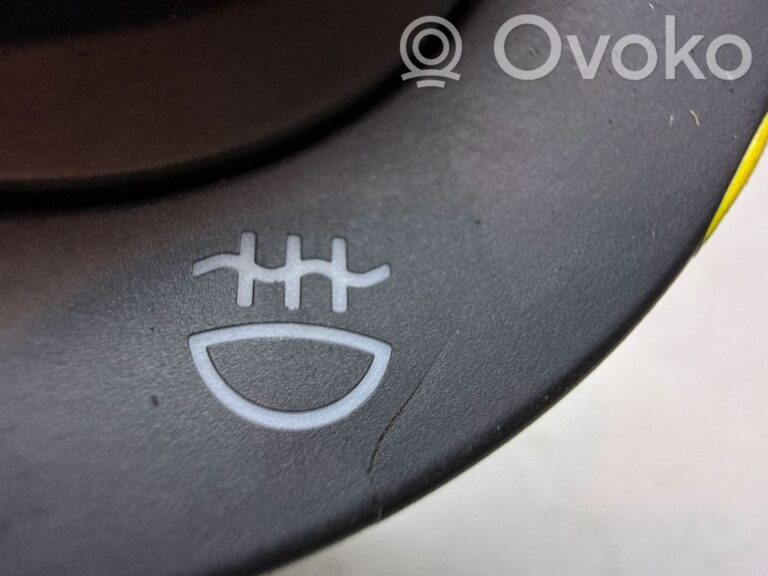 33ca6e4addf504b595be18bd212b31dd-e99f6542c89fcec678c3f8525239844b_light_switch