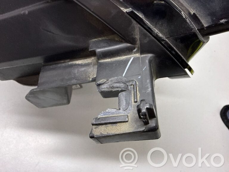3a42b8fc9be3365a8ee188e54cbc4656-f745916aff38573a49c2351349988484_headlight_headlamp