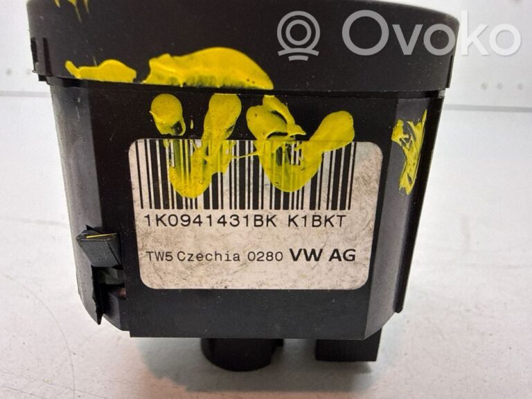 589b7aebe03de6589424d52c290af072-b72aa63709a39745db31314c687e205a_light_switch