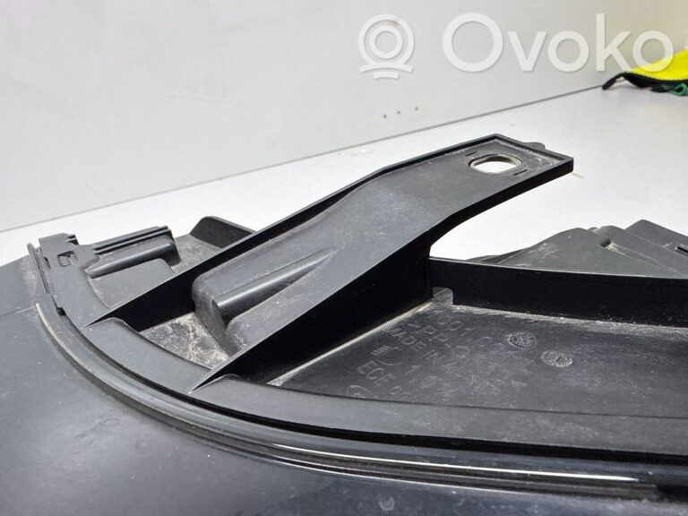 620e477f5432eca8de97ce5024b74db1-e33b002f81c19dc979e6c4599335d478_headlight_headlamp