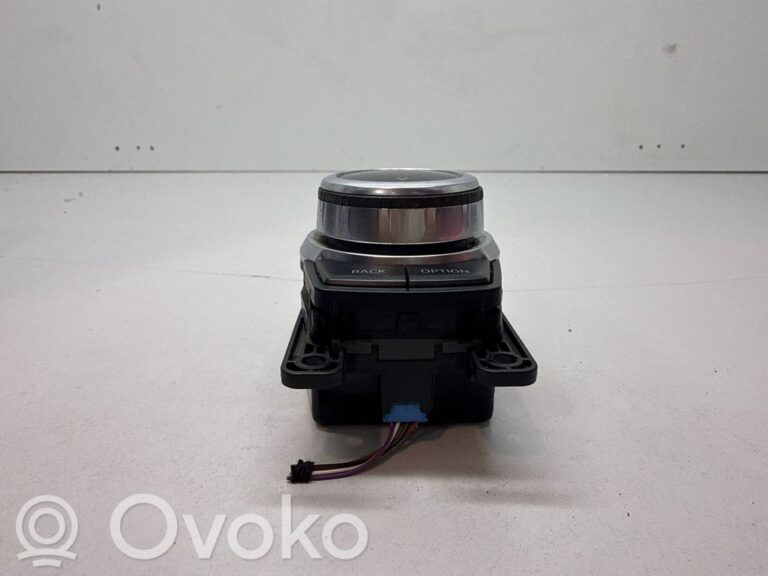 68e84e4ec1cda5b19f83de2fbb290d24-c3845dedea8d6bbdbd9e4b00c963f414_head_unit_multimedia_control