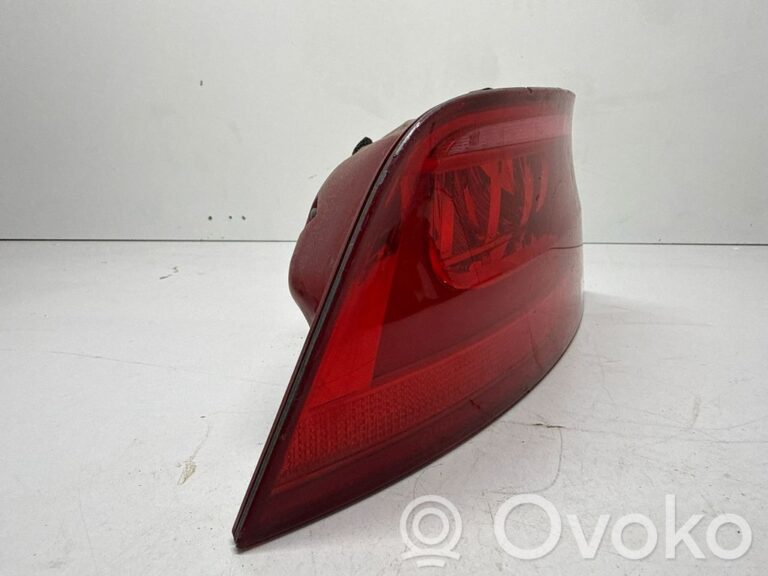 6cad5554061659c5b9bb7b44cd82428f-9a2f93dc698638e9b810efb2b7105775_rear_tail_lights