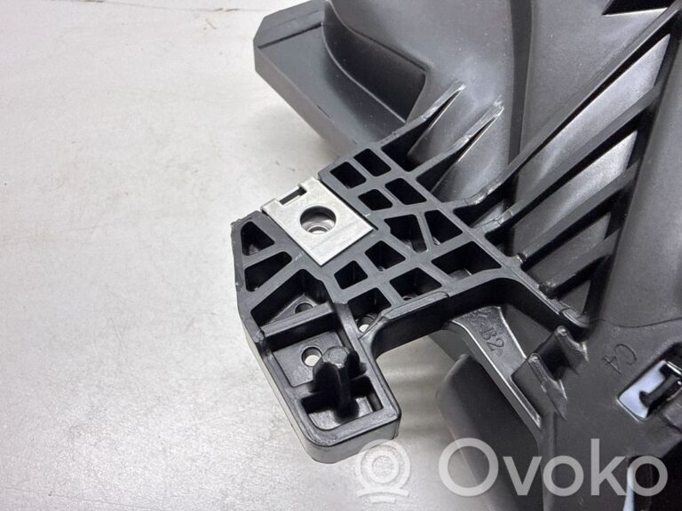 6fb1b3e13afa60a8abca7706f3c105b7-cbb9b408fc3060503498fb2ee080981a_headlight_headlamp