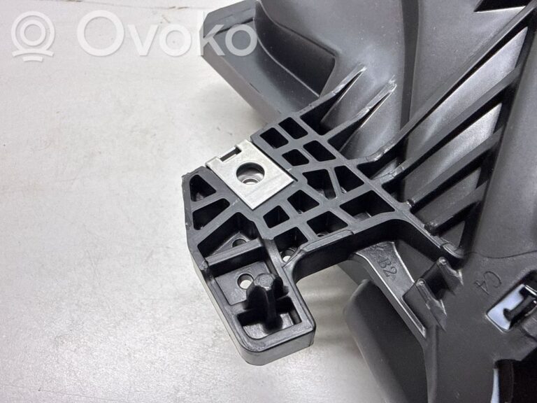 6fb1b3e13afa60a8abca7706f3c105b7-cbb9b408fc3060503498fb2ee080981a_headlight_headlamp