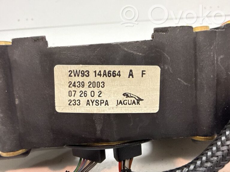 73470c879554a9565a0401b8a4aeb0e9-2ee43e9ac9a2279f367c90794b1a11f7_wiper_turn_signal_indicator_stalk_switch