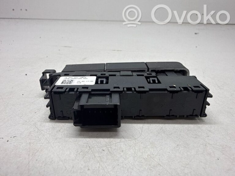 790b11c3c85c93389745db85ceb8c881-4207ffab5202527d75557fef93ab0159_parking__pdc__sensor_switch