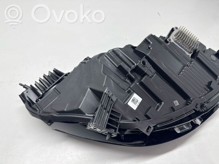 830ef4008d3db0e54dd7a87af94f479b-9adafd55953f1cd143c3aa841da0b06e_headlight_headlamp