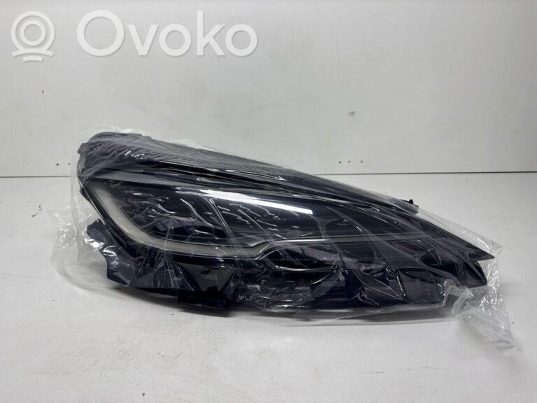 858f8bfb3722521851b5f65c64c5ce2e-8b0503de9ad79ddc6724b386aaca3d51_headlight_headlamp