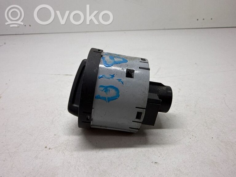 a05db5b2c29a95a585bc0e8218cd3baa-c7c2da3aa7c147e03318d75731f045fc_light_switch