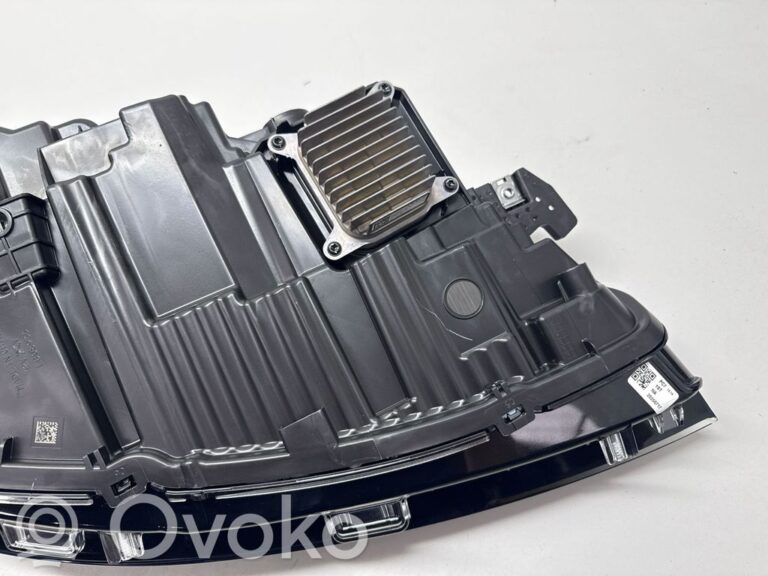 ab49ed1ee4c2e76a1e51695b07e6279c-812dc7177700eb1a2edd26a7f7fea1e4_headlight_headlamp