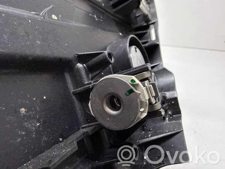 c33b6de2b73a58a65ae13430350ecaa4-ec0963ac057901352ba3f91844ad26f4_headlight_headlamp
