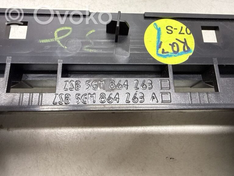 d281447a1d17a901c1300b712989155d-3a7761d3e0d48a988fa1a7b8ab9e193b_center_console