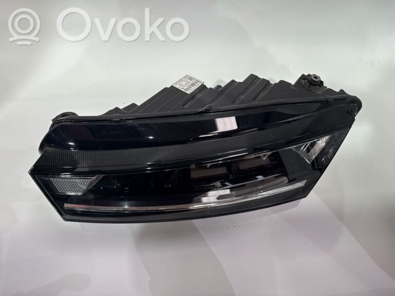 d383e1703f2b5ae628a89efb38cead9a-8b398b170087bec9e305b4e0fa6d7e65_headlight_headlamp