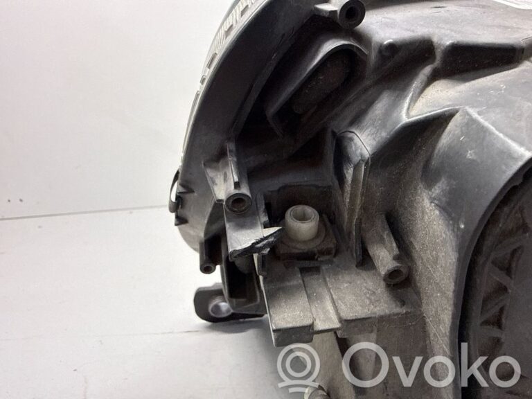 d837ba46c154d4246e2562b855d30d02-2ffd22c0097254e209415a4ea22bd170_headlight_headlamp