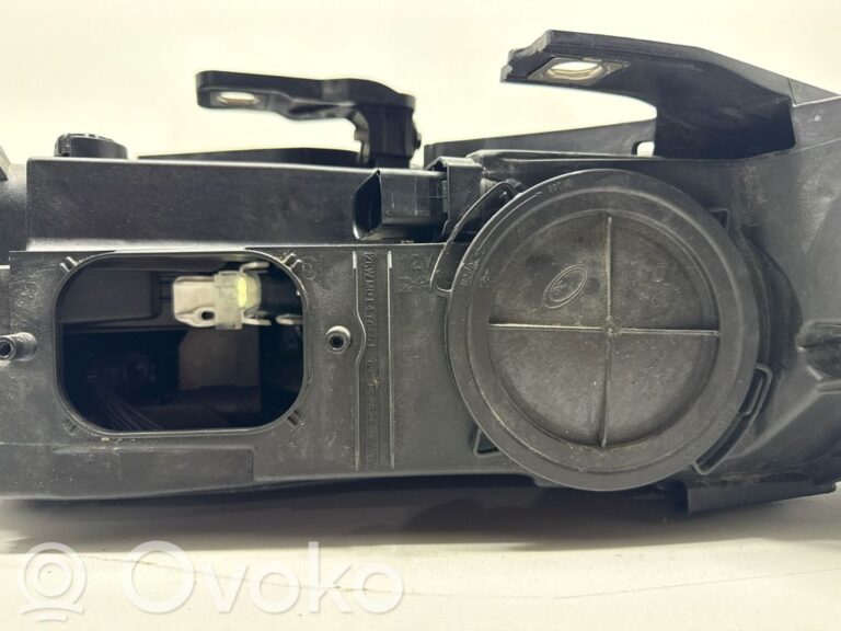 e48252650f3d712d8b7deac1b7cbbe88-17e418c392cff0a45623dd3728716f21_headlight_headlamp