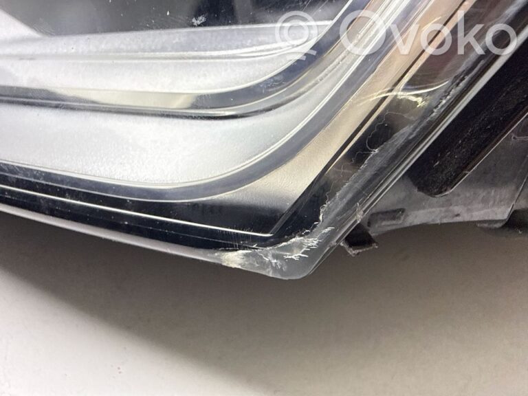 ebf804690541a2fb2ac223a3f4a21495-0f4be6e2b26af2787791e395c122ba4c_headlight_headlamp