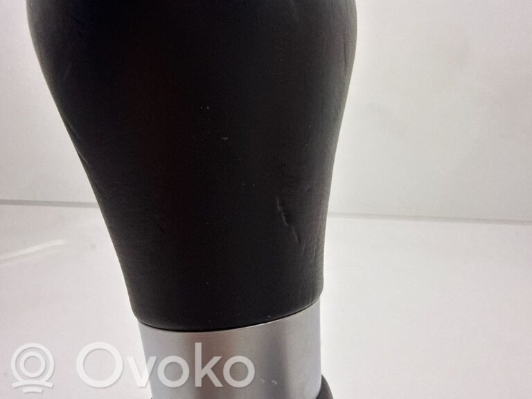 ee9d00e4bcb86a8c7bc332ce298a4a1b-9ed6e2b45e2e546765d9d8235ba0d473_gear_lever_shifter_trim_leather_knob