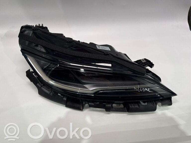 f14861c37e249f206d6614286a00e1ae-c28c21a8ca340d21d0dc0d0ee417071e_headlight_headlamp