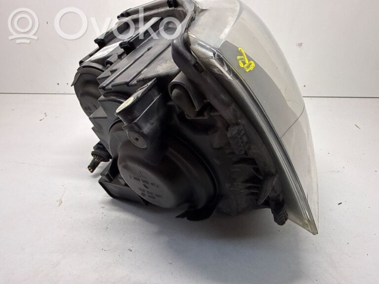 f4c073c89d476a29b3cd41b5d9af3129-4cbfb0cea67dbb5a488f14d56045ad49_headlight_headlamp