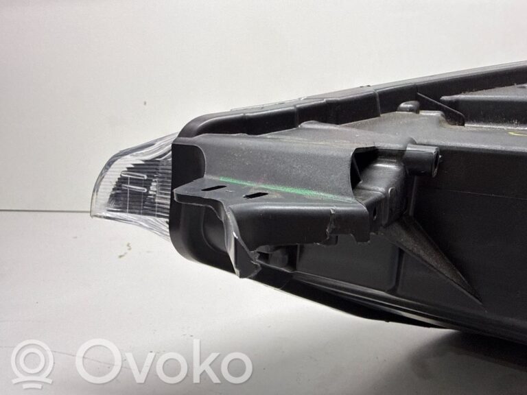 1f3618514a961a030e24e7d7c2f2b4ee-53570e98e6509b1c1887252d3f1f1622_headlight_headlamp