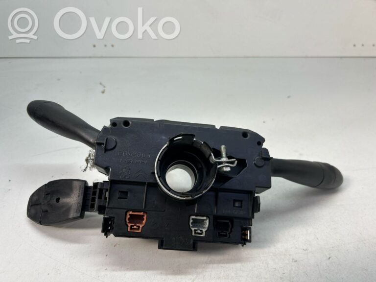 6ba578dbe18ea1ad9af99e38b5d1f838-6d9399a8d4d75d1b33b4c1c7e30faf04_light_switch