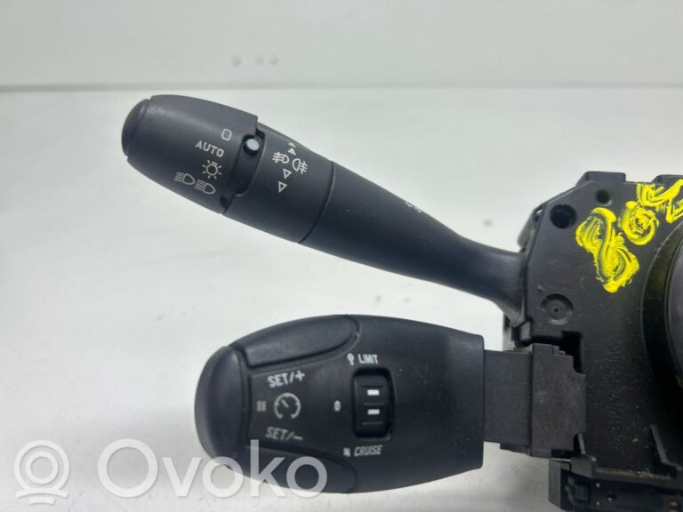 88cef5415d4ce4f61e608ec79d0b123f-eb3d81e44b9fdd7450fe1ccc01eec4d4_light_switch