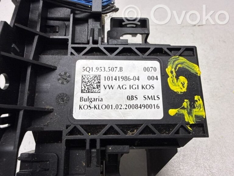9d4ca136cddaae126e41b58e399950af-ce411da6aa12a4899b6528620fe808a7_wiper_turn_signal_indicator_stalk_switch