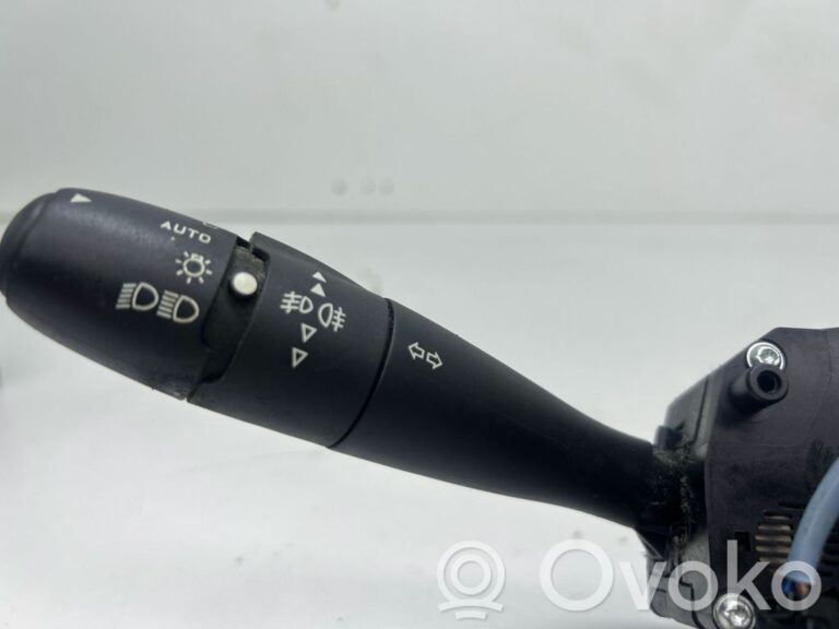 e6552f705dfcbb3ca713241f9c702058-008191065f34d6fb1f7cc447b4924d26_light_switch